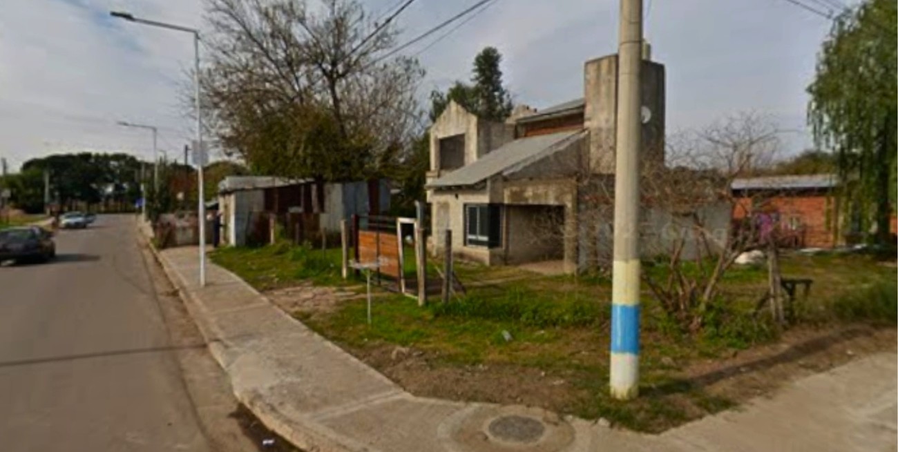 Mataron de una puñalada a un joven en Pérez