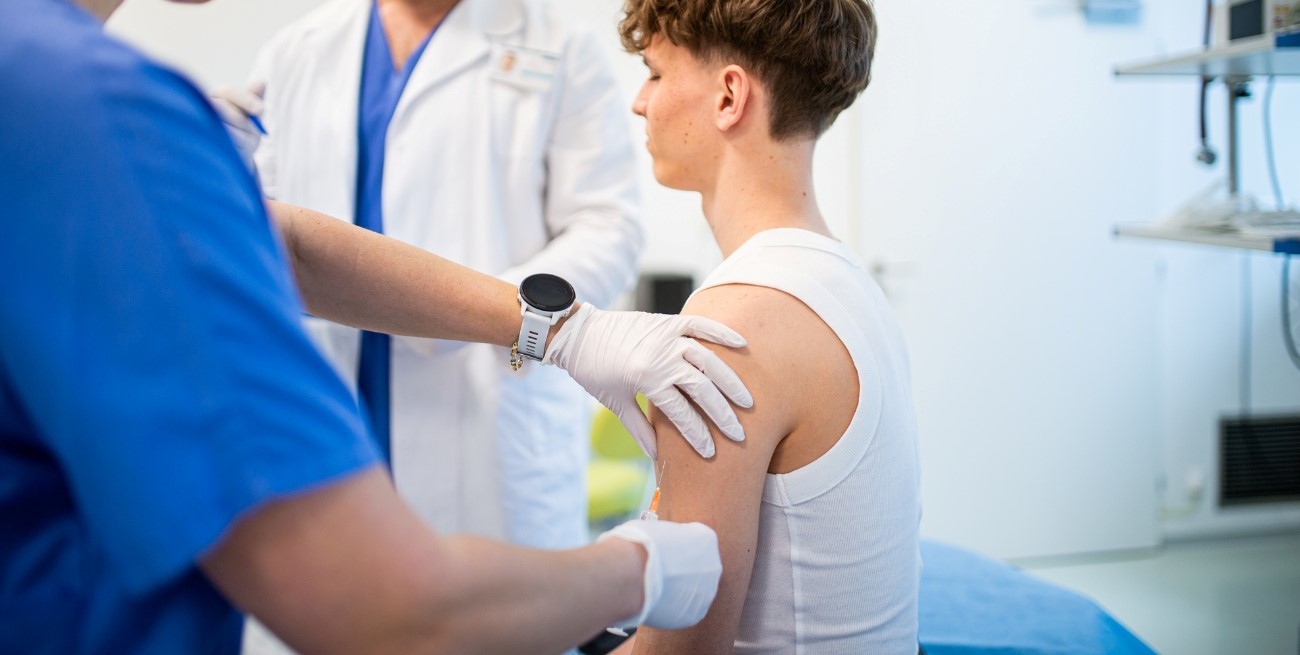 Santa Fe suma a los adolescentes al plan de vacunación contra el dengue