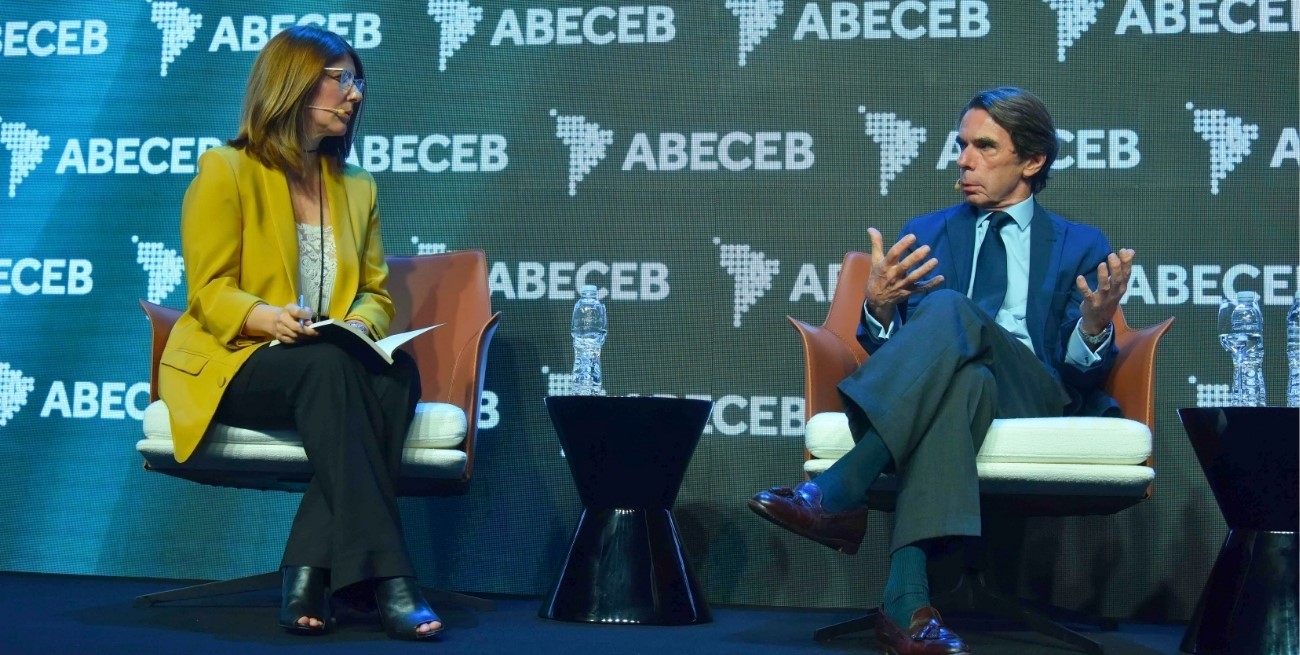 Aznar, entre la decadencia europea y el convenio argentino con EE.UU. 