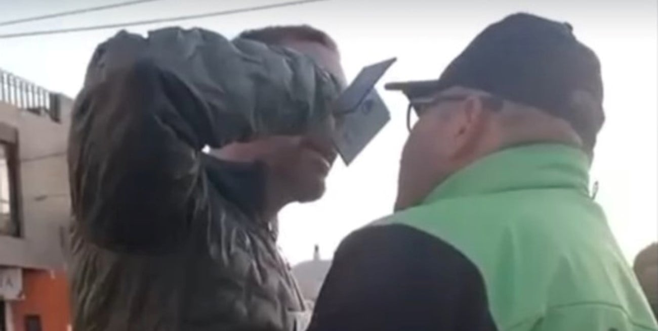 Video: fiscal desafió a los agentes tras negarse al control de alcoholemia en Comodoro Rivadavia