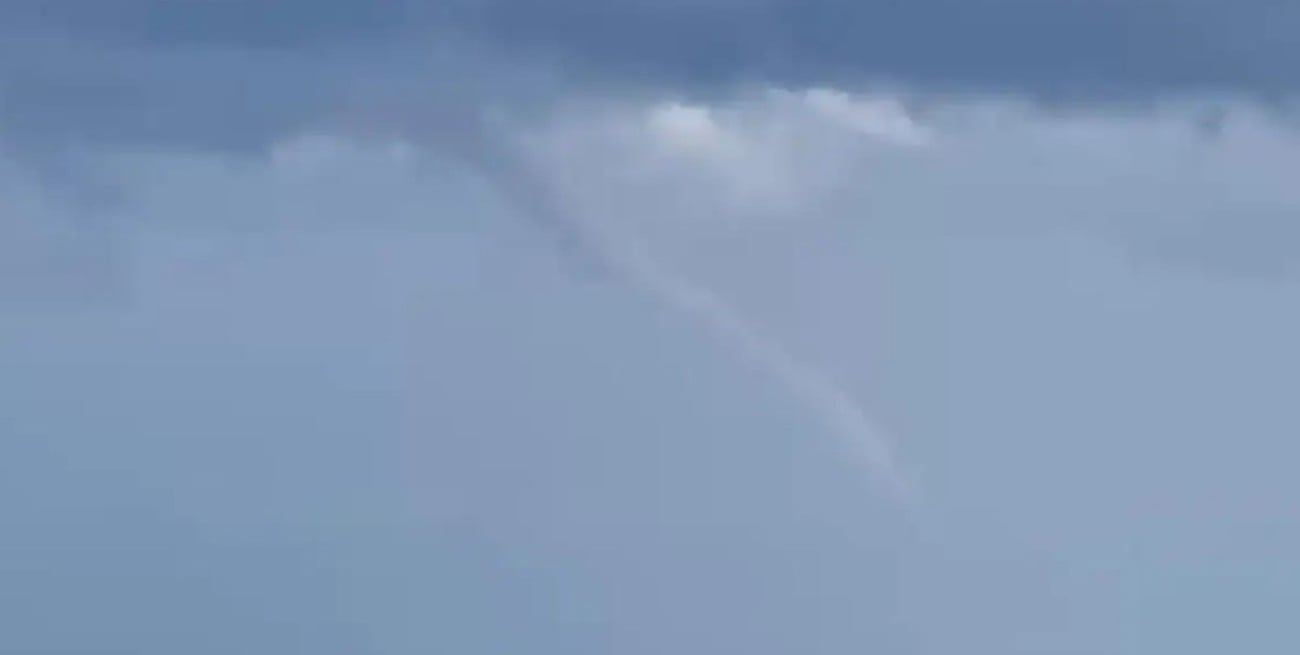 Video: trabajadores petroleros neuquinos fueron sorprendidos por un remolino de viento