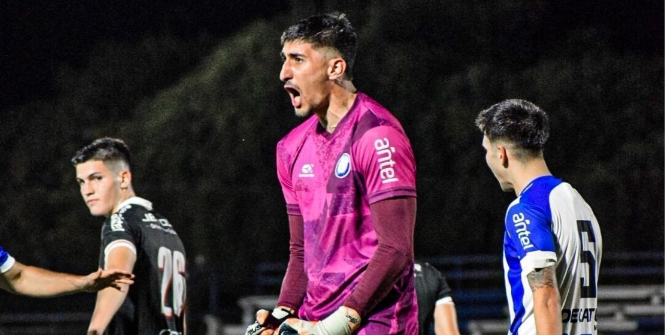 Histórico gol de arco a arco de un arquero argentino en el fútbol uruguayo