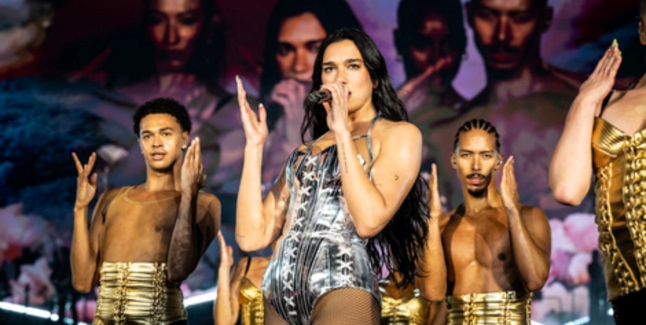 Dua Lipa abrió su gira en Argentina y sorprendió al cantar un clásico de Soda Stereo