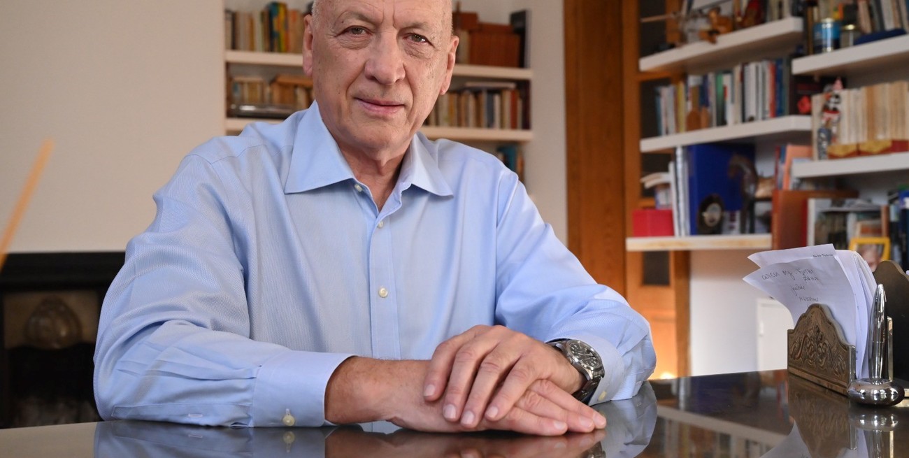 Antonio Bonfatti presenta en Santa Fe su libro "Memorias para un porvenir socialista"