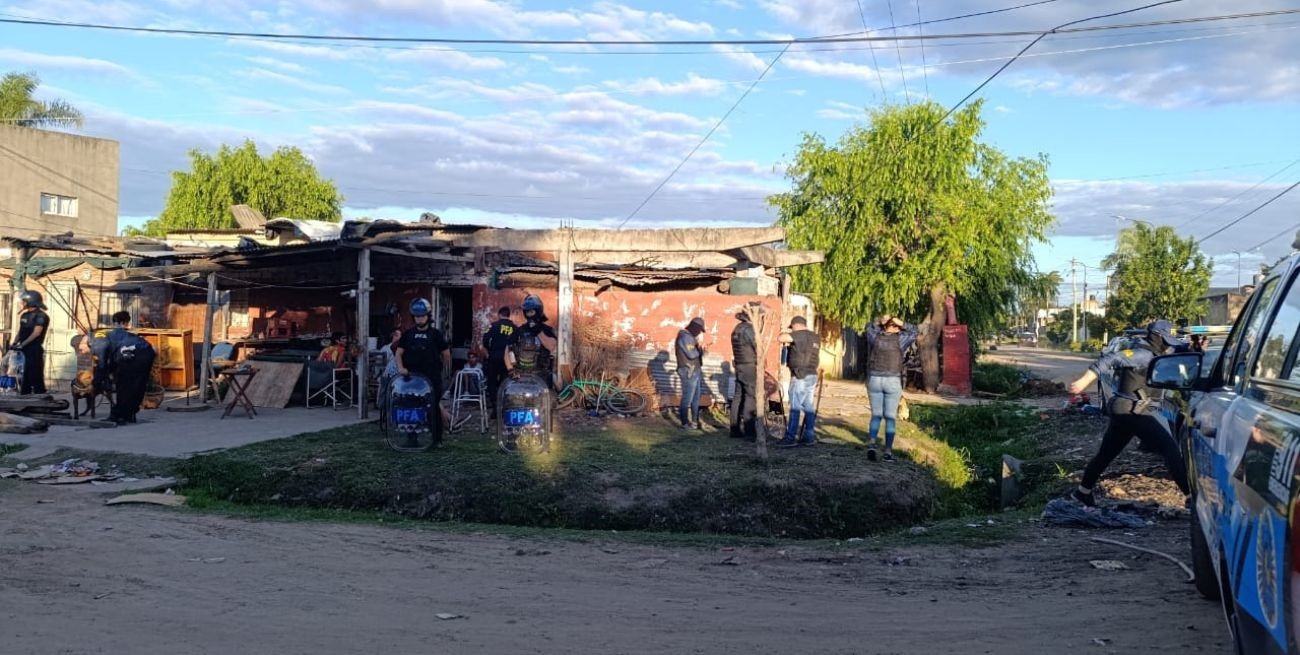 En barrio San José: desarticulan dos "kioscos" de drogas; una mujer detenida y secuestro de cocaína