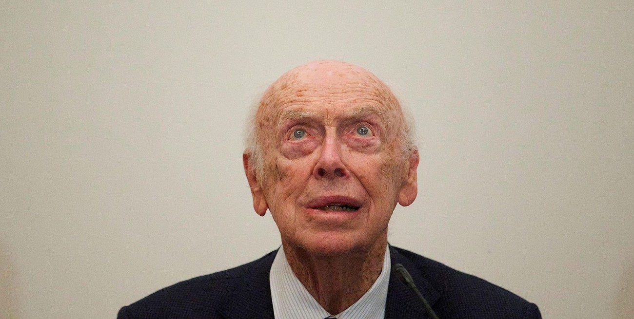 Murió James Watson, premio Nobel por el ADN que tuvo que devolver el título acusado de racismo
