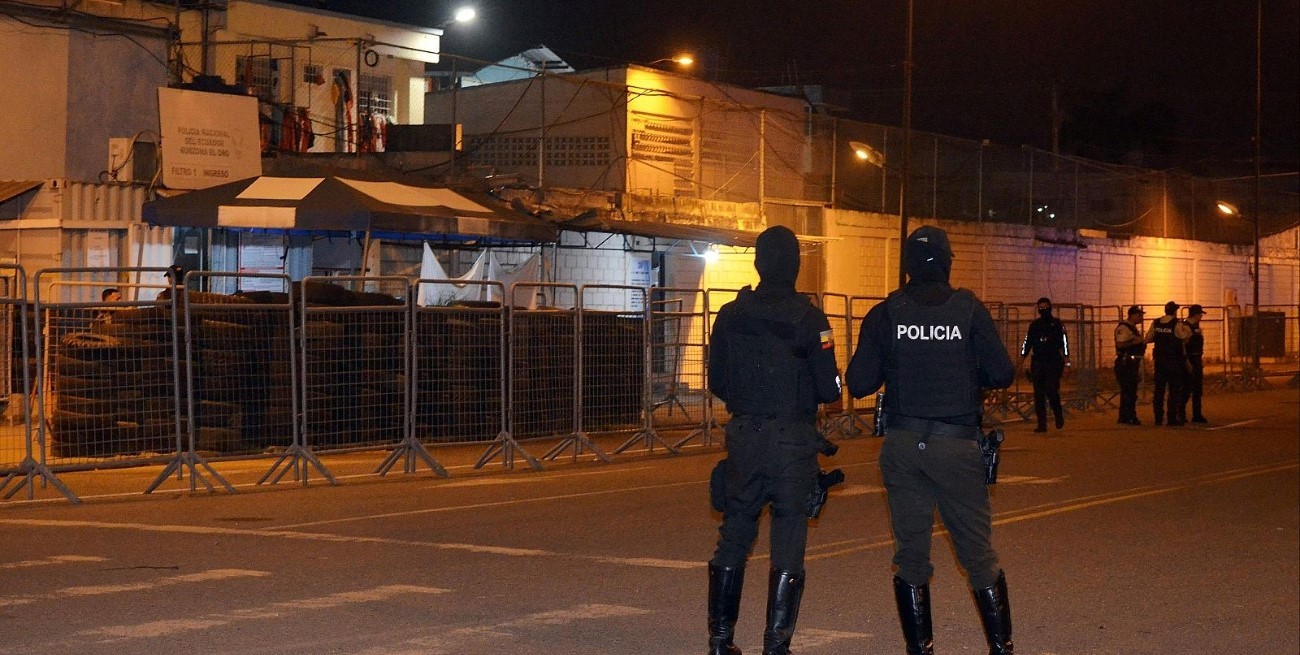 27 presos murieron por asfixia en una cárcel del sur de Ecuador