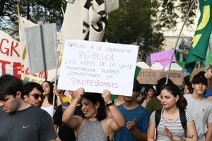 La última de varias marchas y acciones de visibilización que realizó el sistema universitario este año. Foto: Manuel Fabatía