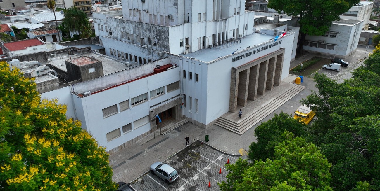 Cómo sería la distribución de los gastos y recursos según el Presupuesto Municipal 2026 de Santa Fe