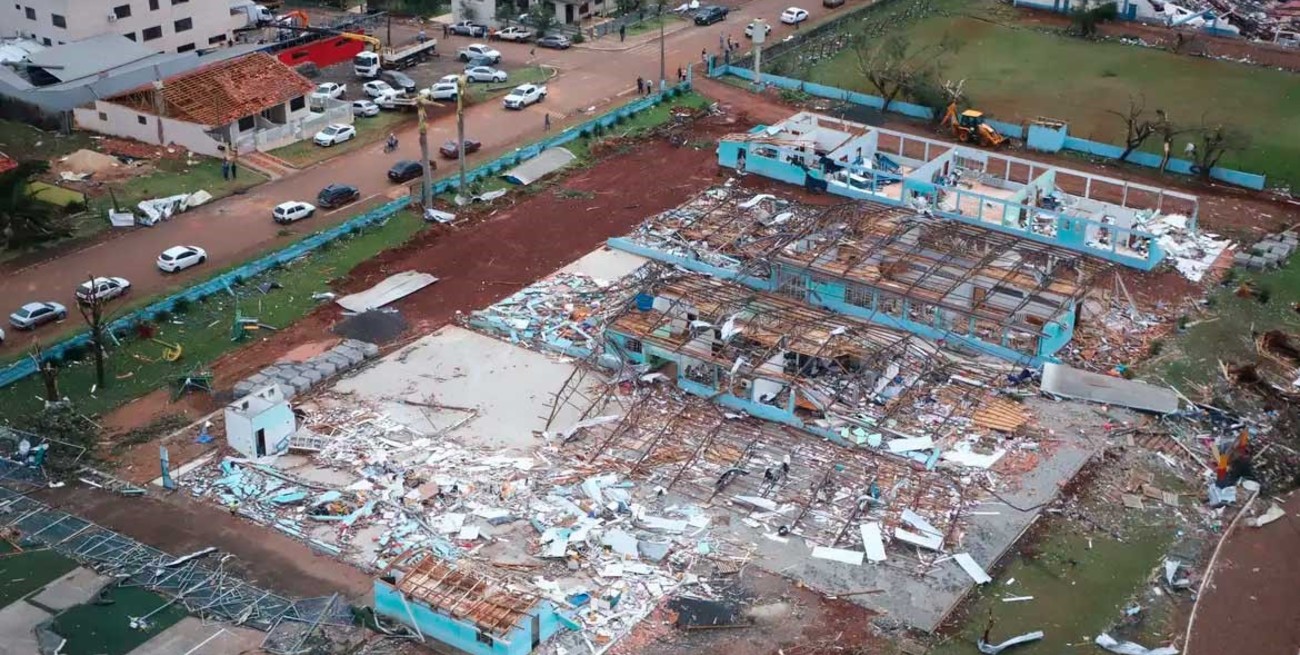 Un video muestra cómo arrasó el tornado en una localidad del sur de Brasil