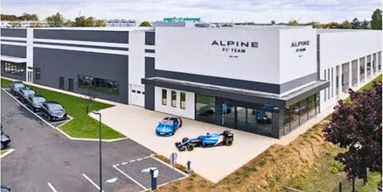 Alpine denuncia ingreso nocturno en su fábrica y se investiga posible espionaje