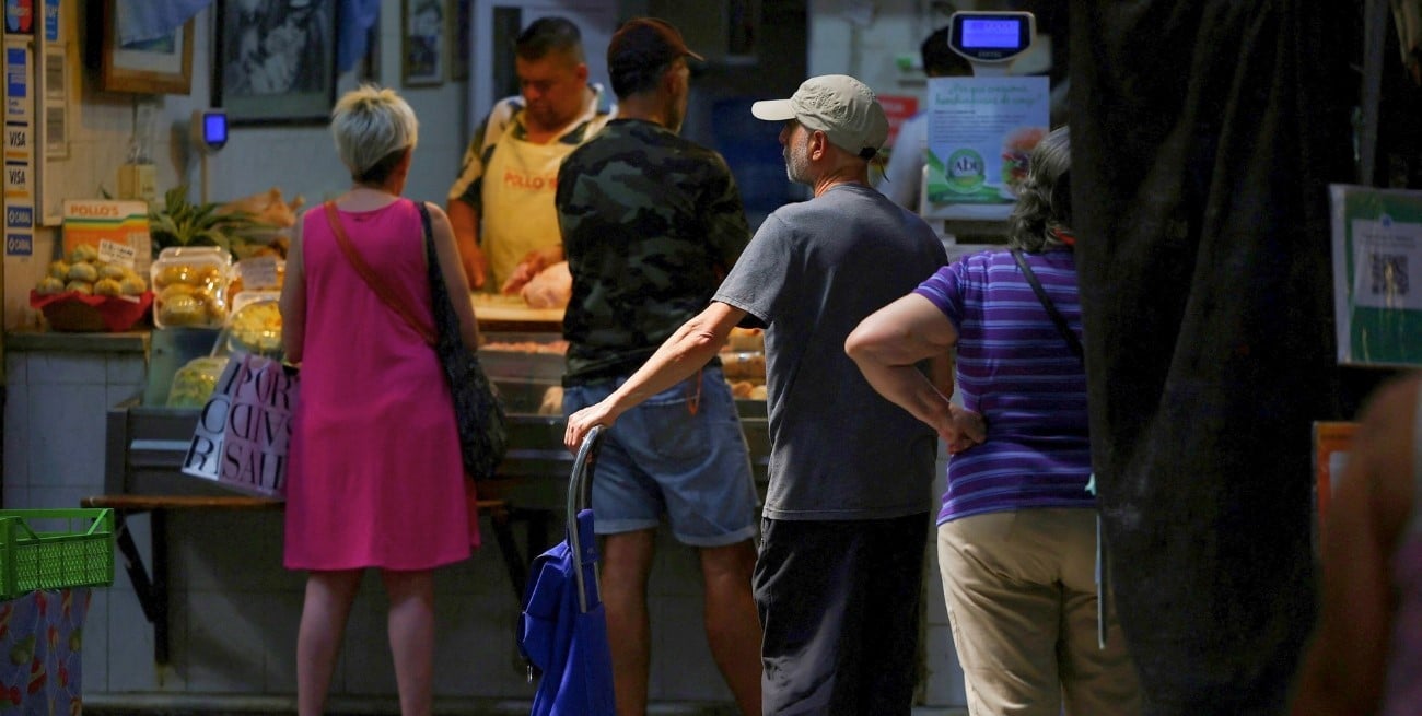 El umbral de pobreza e indigencia subió por encima de la inflación en octubre