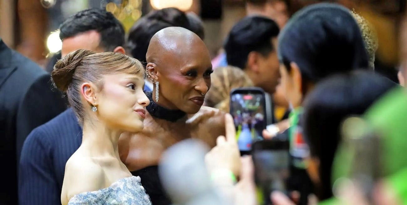 Ariana Grande fue agredida en la premiere de Wicked en Singapur y Cynthia Erivo la defendió