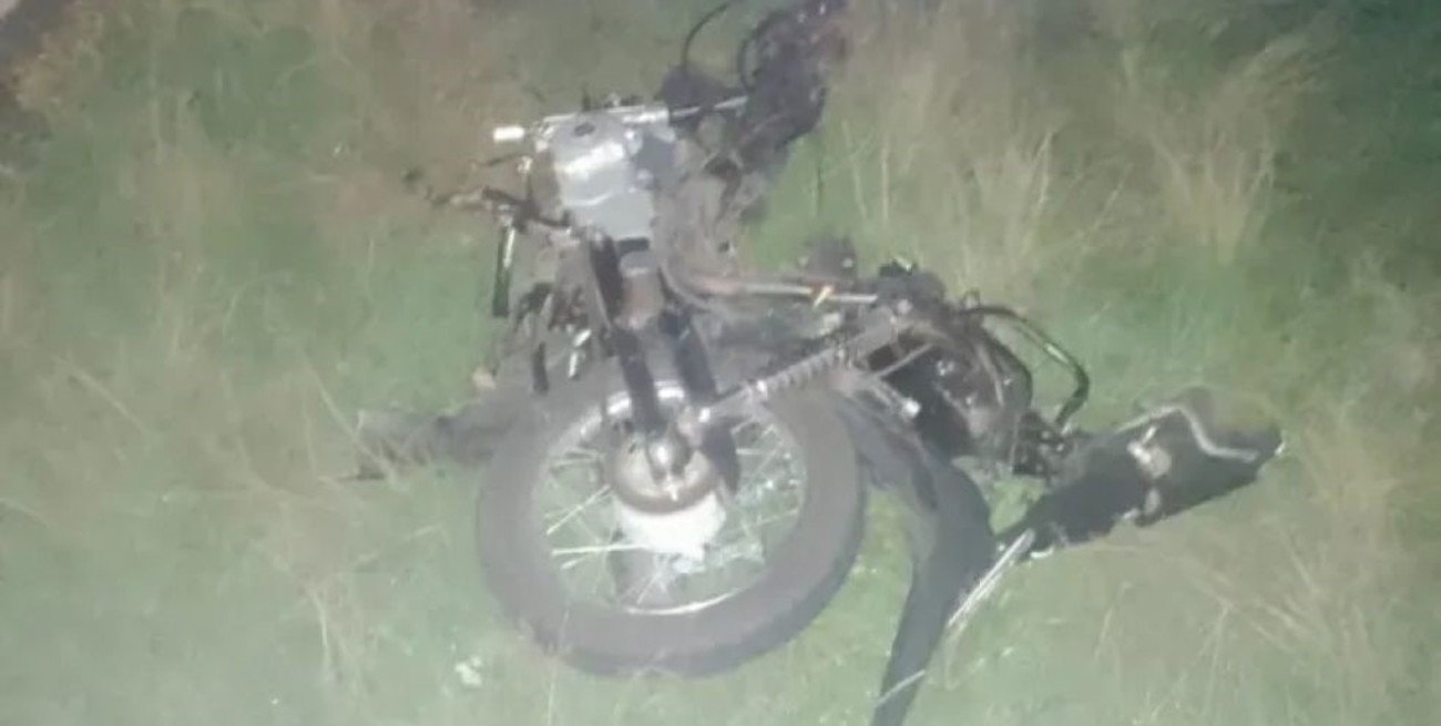 Un joven de 19 años falleció tras un accidente en la Ruta 11, a la altura de Las Mercedes