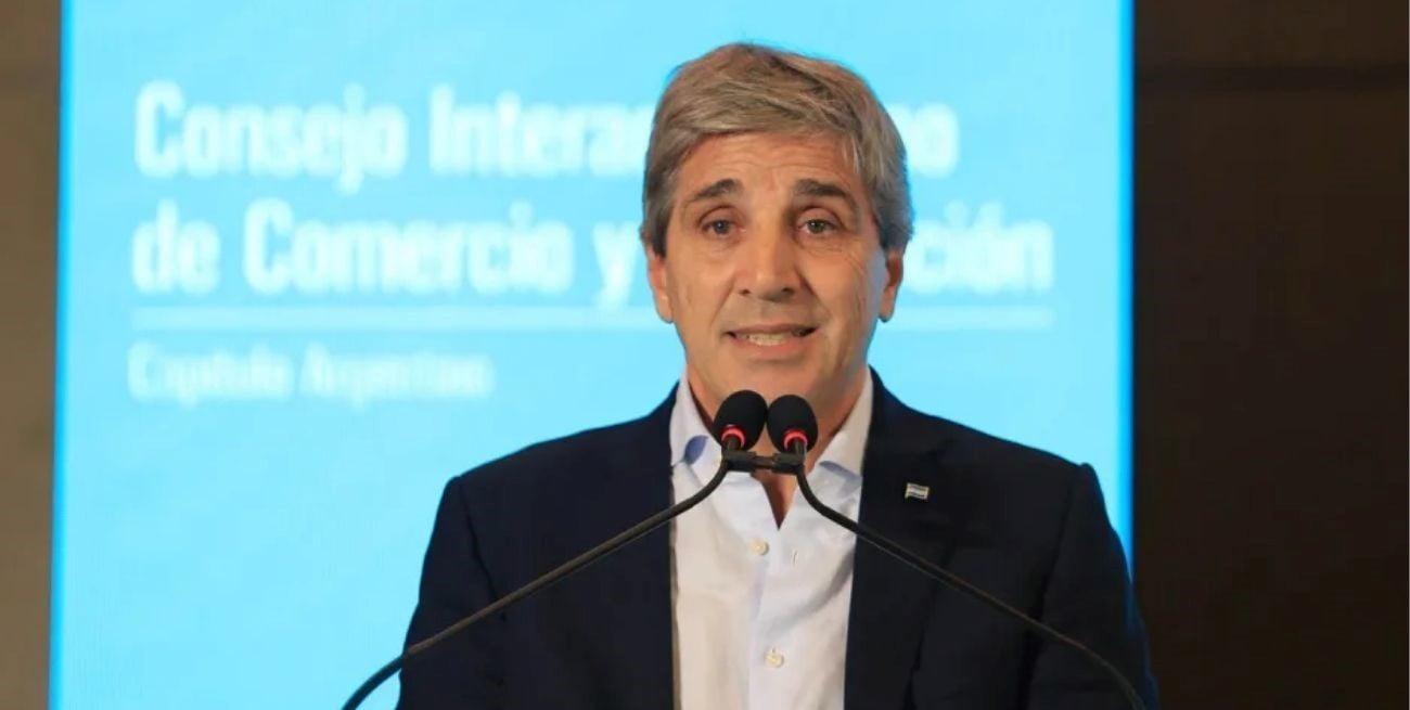 El ministro Caputo prevé acumular reservas por entre US$ 7 y 14 mil millones durante 2026
