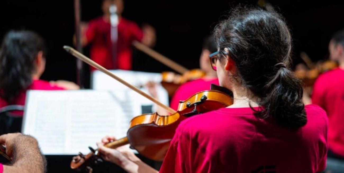 "Sinfonía Rodante" deslumbró a El Trébol con un viaje musical de emociones
