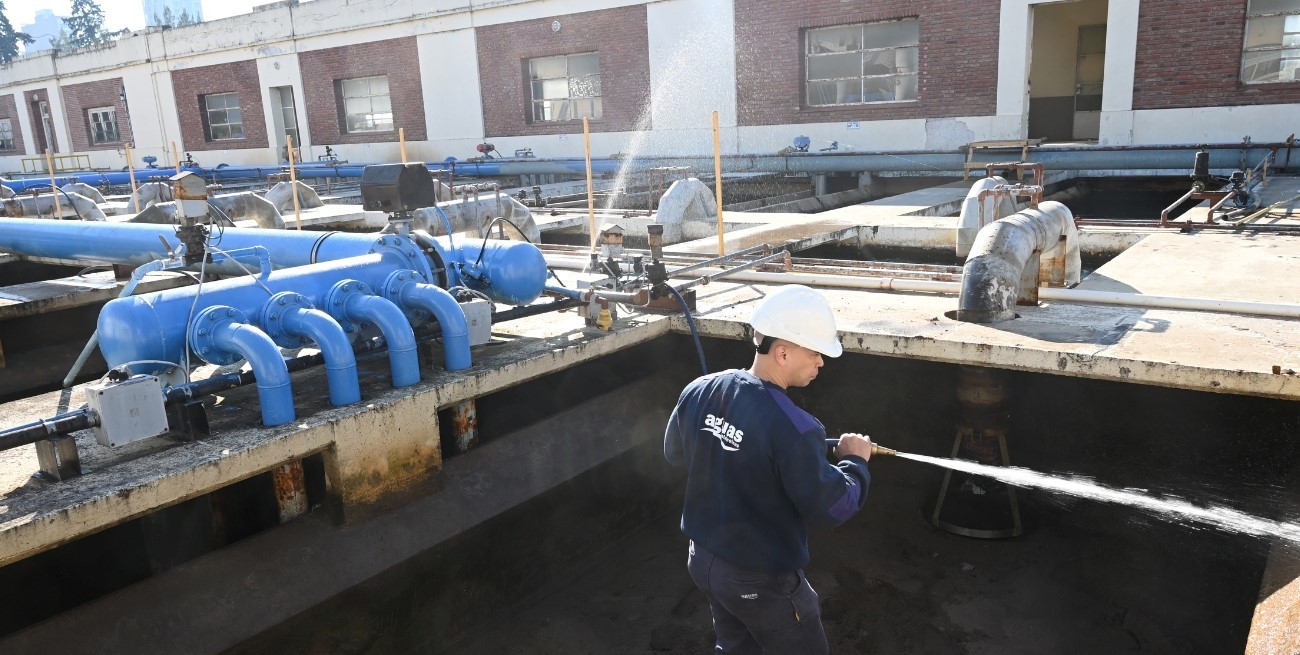 Aguas Santafesinas invertirá $1.100 millones para garantizar el suministro en el verano