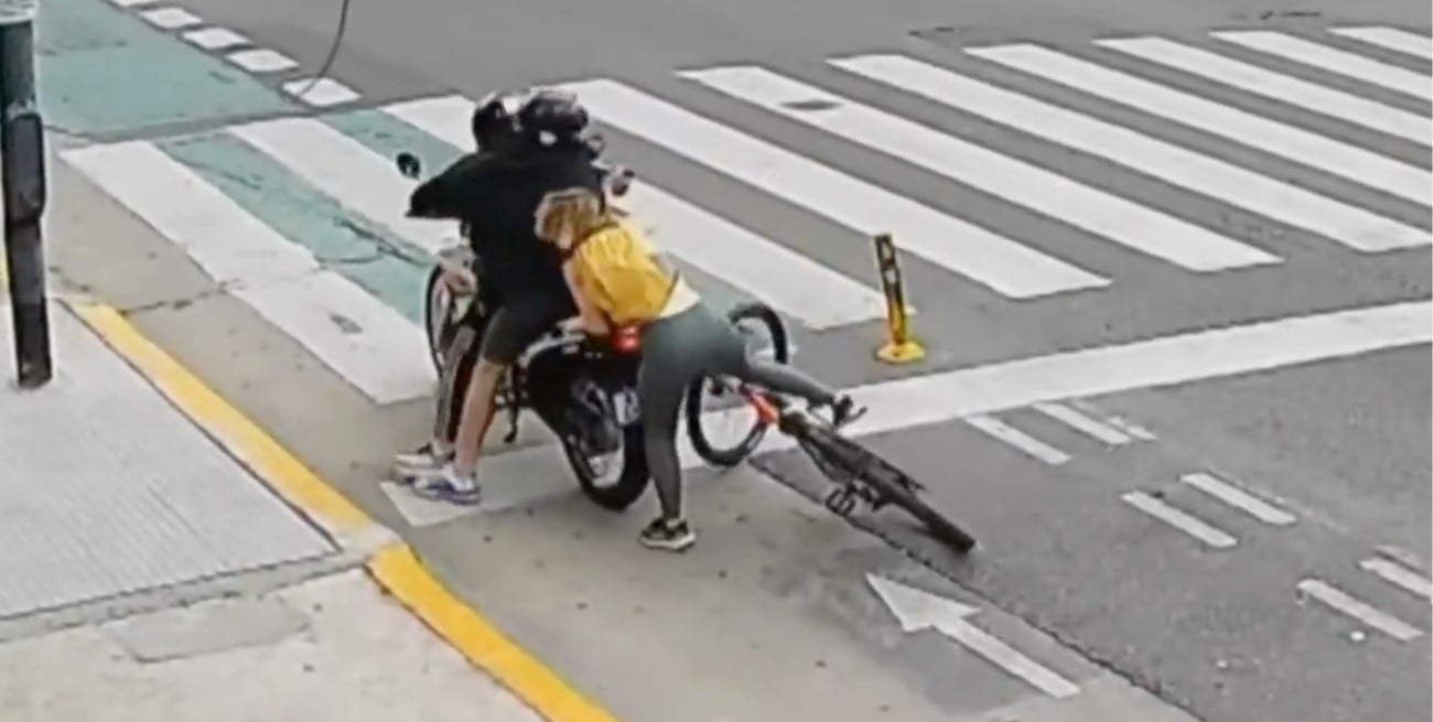 Una turista rusa retuvo a un motochorro en Palermo y logró que lo detuvieran