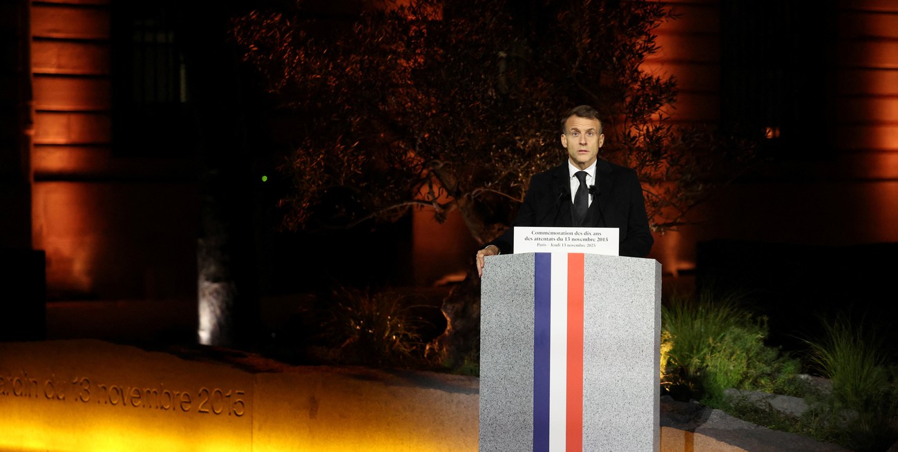 Terrorismo: Macron alerta por la evolución del yihadismo y pide vigilancia permanente