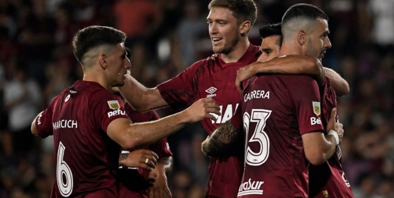 Lanús derrotó a Atlético Tucumán por 3-1 y alcanzó el segundo lugar de la zona B