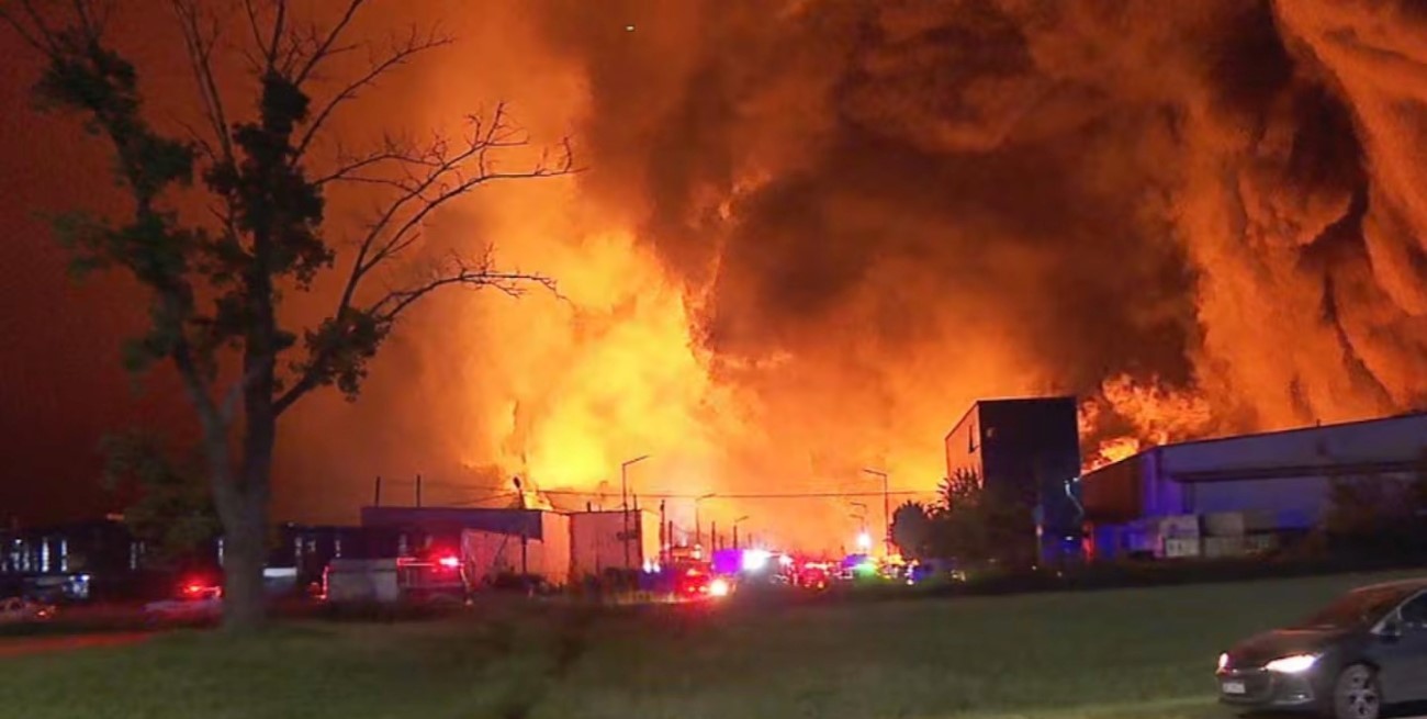 Feroz incendio en Ezeiza dejó más de 20 heridos, un infartado y una embarazada intoxicada