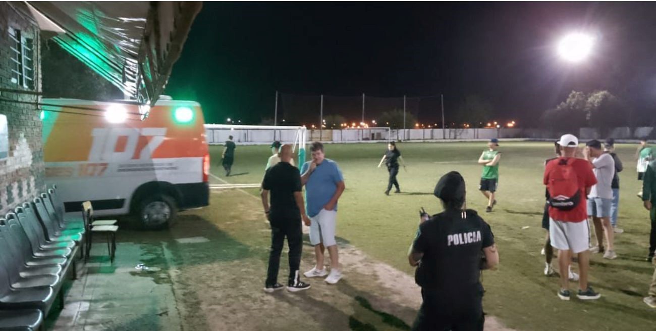 Violencia en el futbol: batalla campal y heridos en un partido en el club San Cristóbal de Angel Gallardo