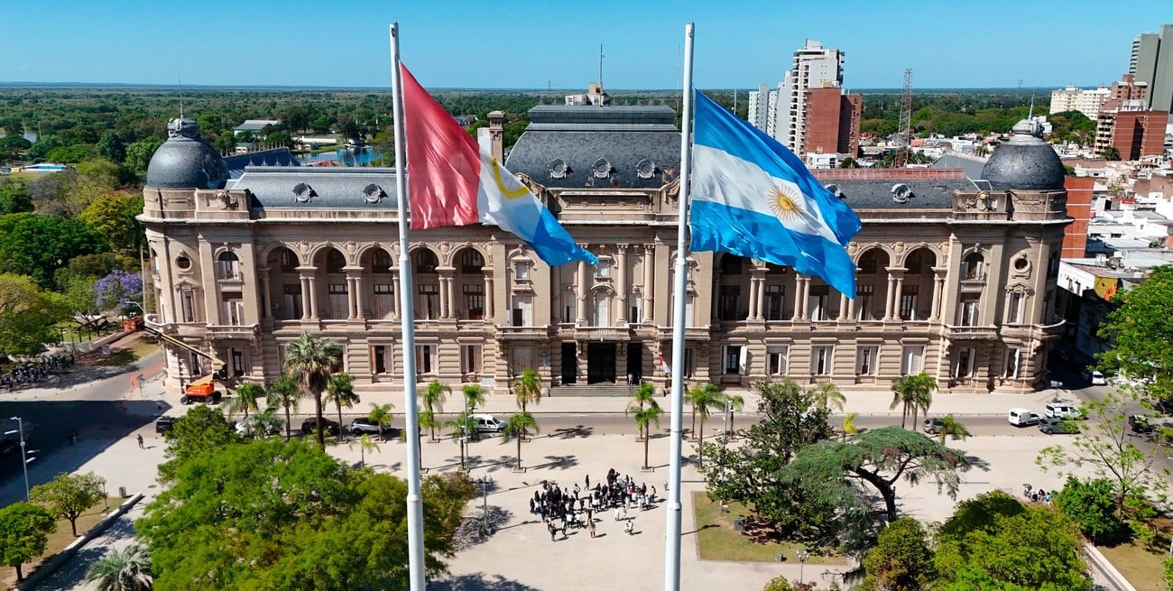Pullaro firma el decreto para cubrir vacantes en la Corte y Tribunal de Cuentas