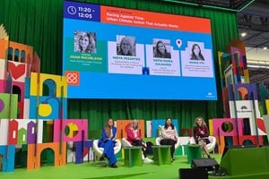 Sofía María Galnares en el Congreso desarrollado en la Ciudad Condal, durante su participación en la mesa debate junto a la boliviana Nidya Pesántez y la japonesa Asuka Ito.