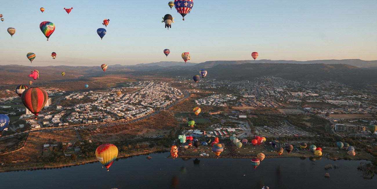Más de 200 globos aerostáticos invadieron el cielo de México y rompieron todos los récords