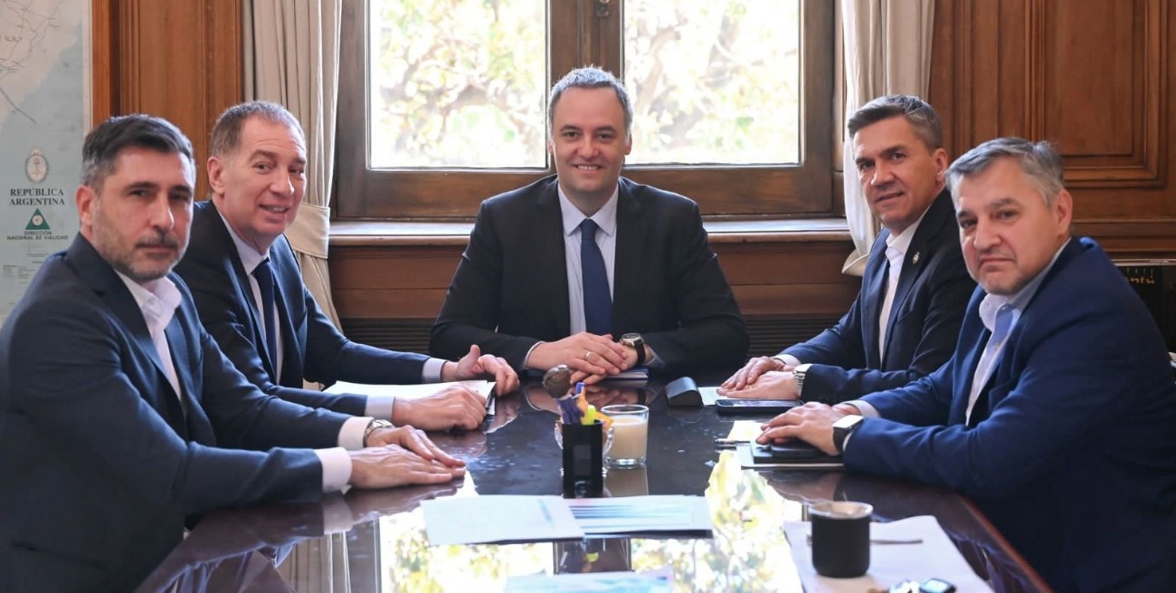 Los gobernadores de Chaco y Río Negro en Casa Rosada por reformas y presupuesto
