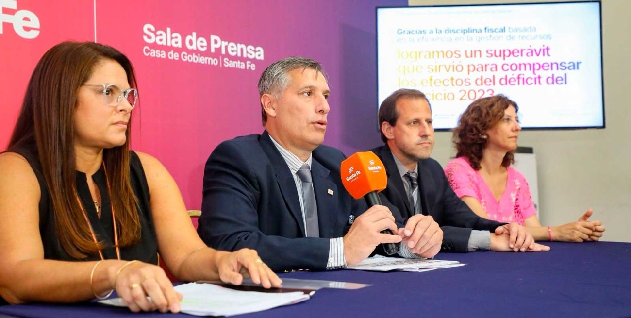 Olivares y su equipo se reúne con entidades de la producción