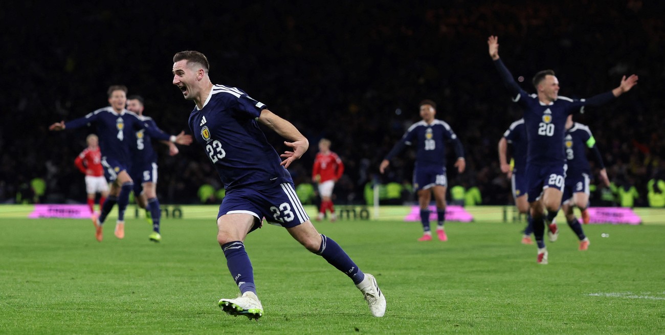 Escocia volvió al Mundial tras 28 años con un golazo de mitad de cancha