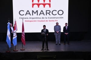 Octavio Benuzzi encabezó el balance anual ante socios y funcionarios. Foto: Manuel Fabatia