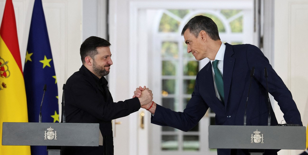 España anunció nuevo paquete de apoyo militar a Ucrania