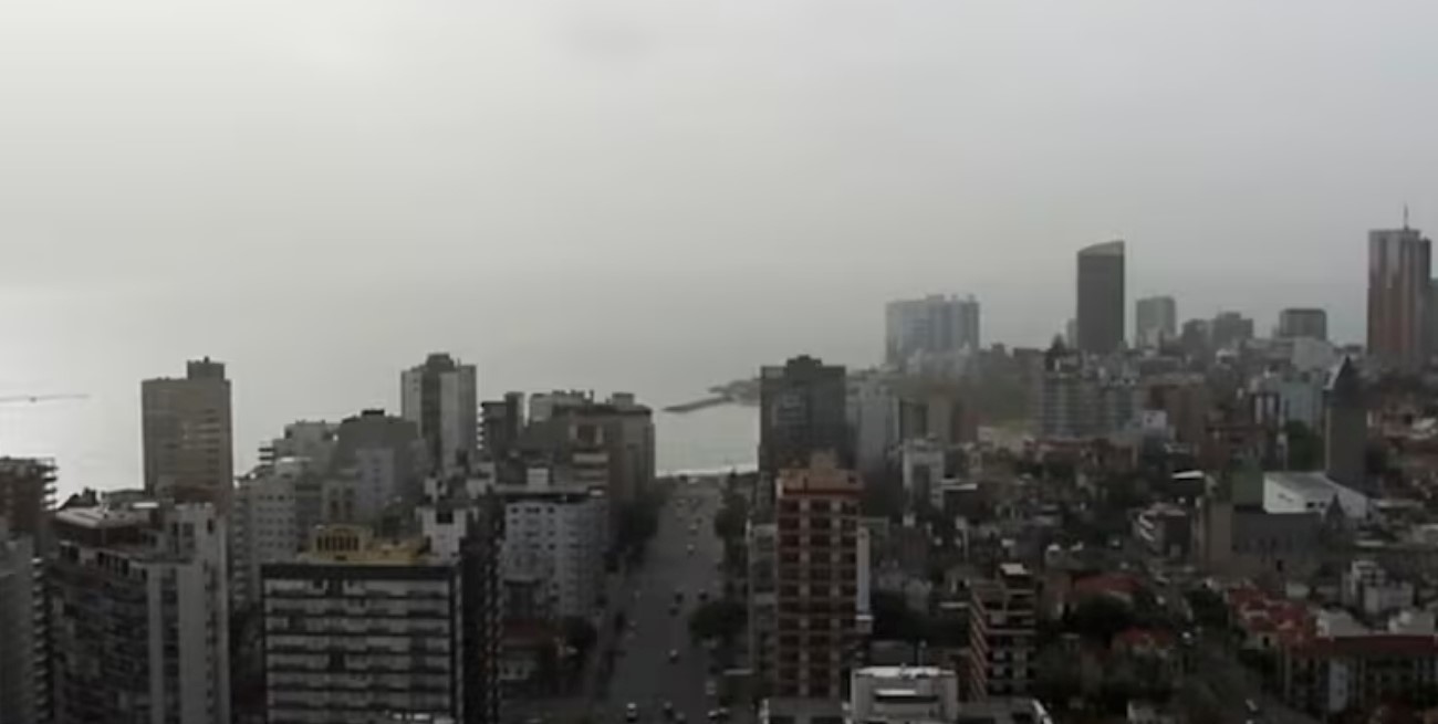 Una tormenta de polvo patagónico avanza hacia Buenos Aires con fuertes vientos