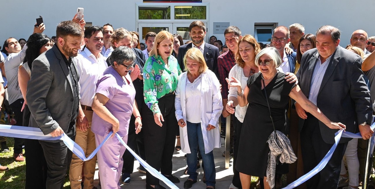 Pullaro: “Nos enorgullece tener el mejor servicio de salud de toda la República Argentina”
