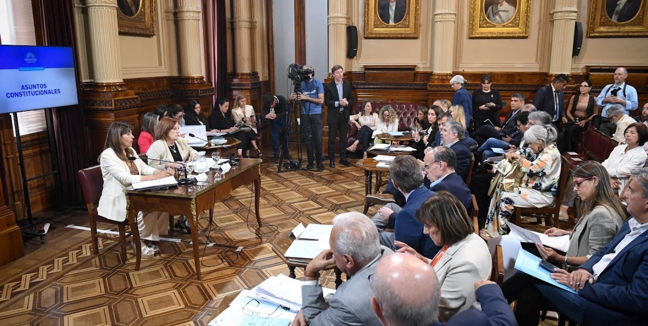 Impugnan el título de una senadora libertaria y en el recinto definirán si puede asumir