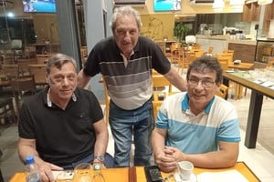 El doctor Nenirovosky, Oscar Yódice y el profesor Sánchez, todos integrantes de la agrupación José Luis Saldaño sabalera.