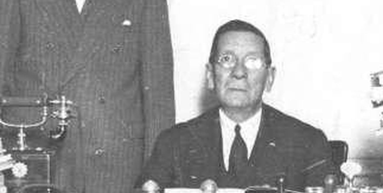 Félix Barreto: entre los papeles y documentos de archivo