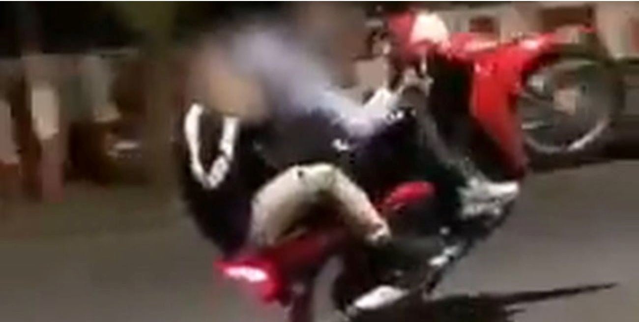 Noches salvajes en Avenida Galicia: picadas de motos, parlantes “al palo” y descontrol total