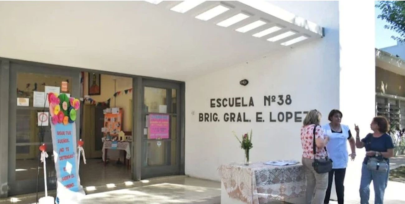 Dos escuelas y un club fueron blanco de vandalismo; tres detenidos