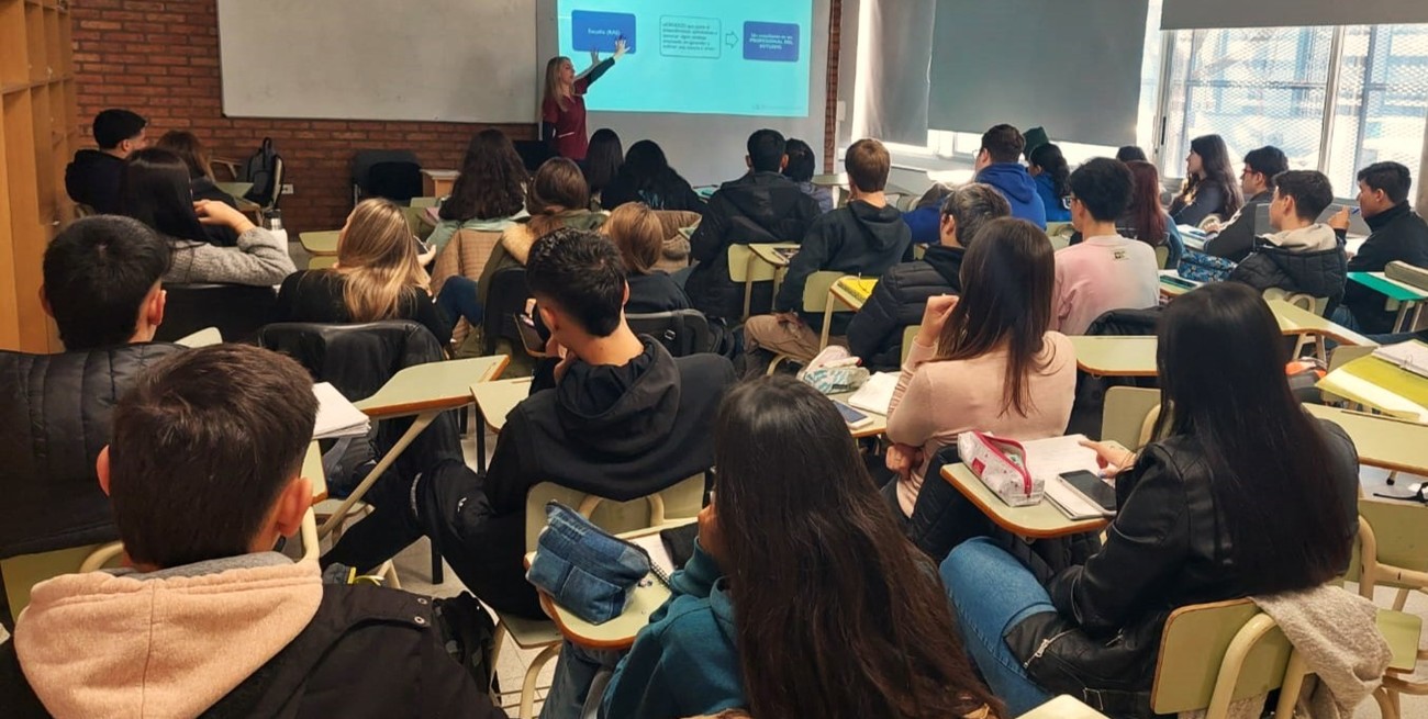 Salir del piloto automático: la UCSF desarrolla un ciclo de Talleres Formativos