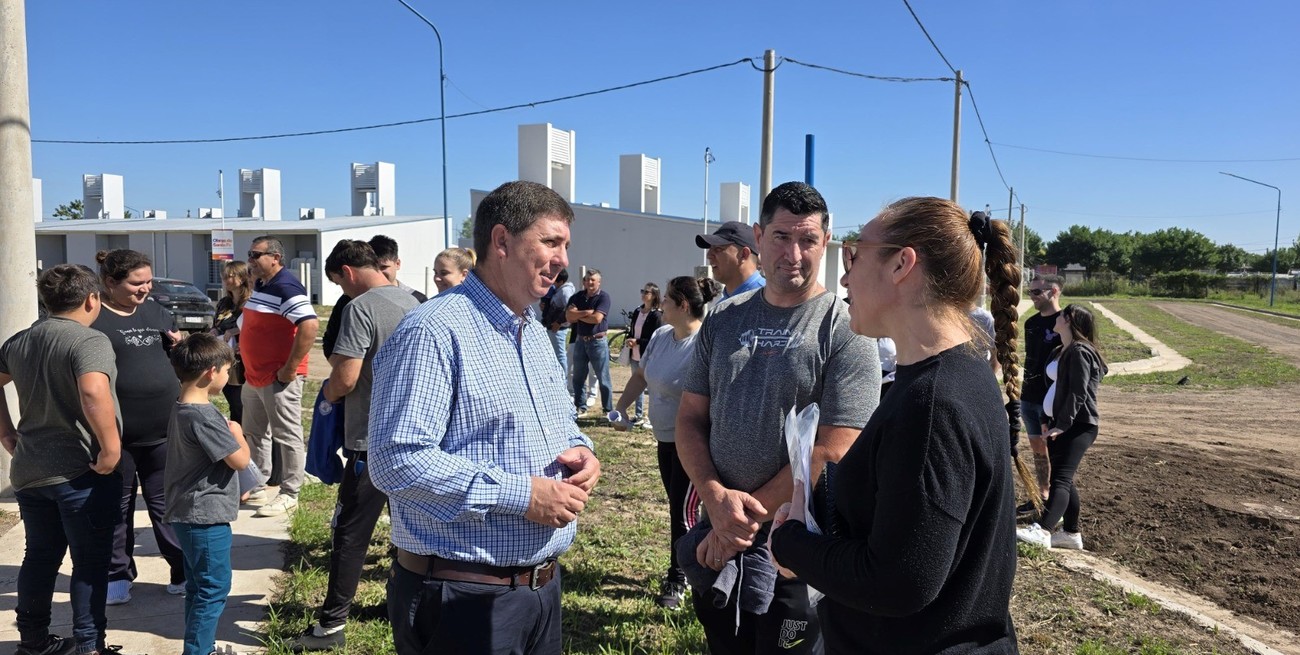 Pirola resaltó el trabajo conjunto que permitió la entrega de viviendas en San Jerónimo Norte
