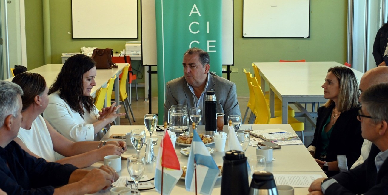 Santa Fe afina su estrategia climática con apoyo de la CEPAL para concretar la Costanera del Oeste
