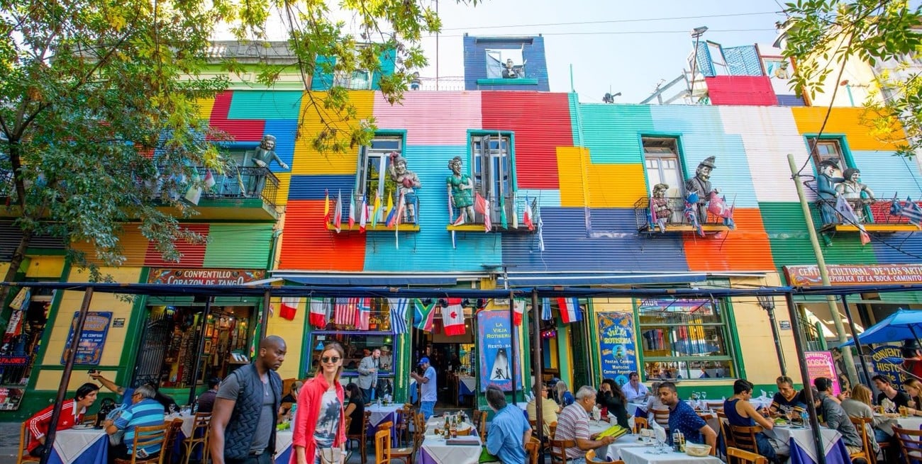 Más de un millón de visitantes eligieron a Buenos Aires durante los fines de semana largos de 2025