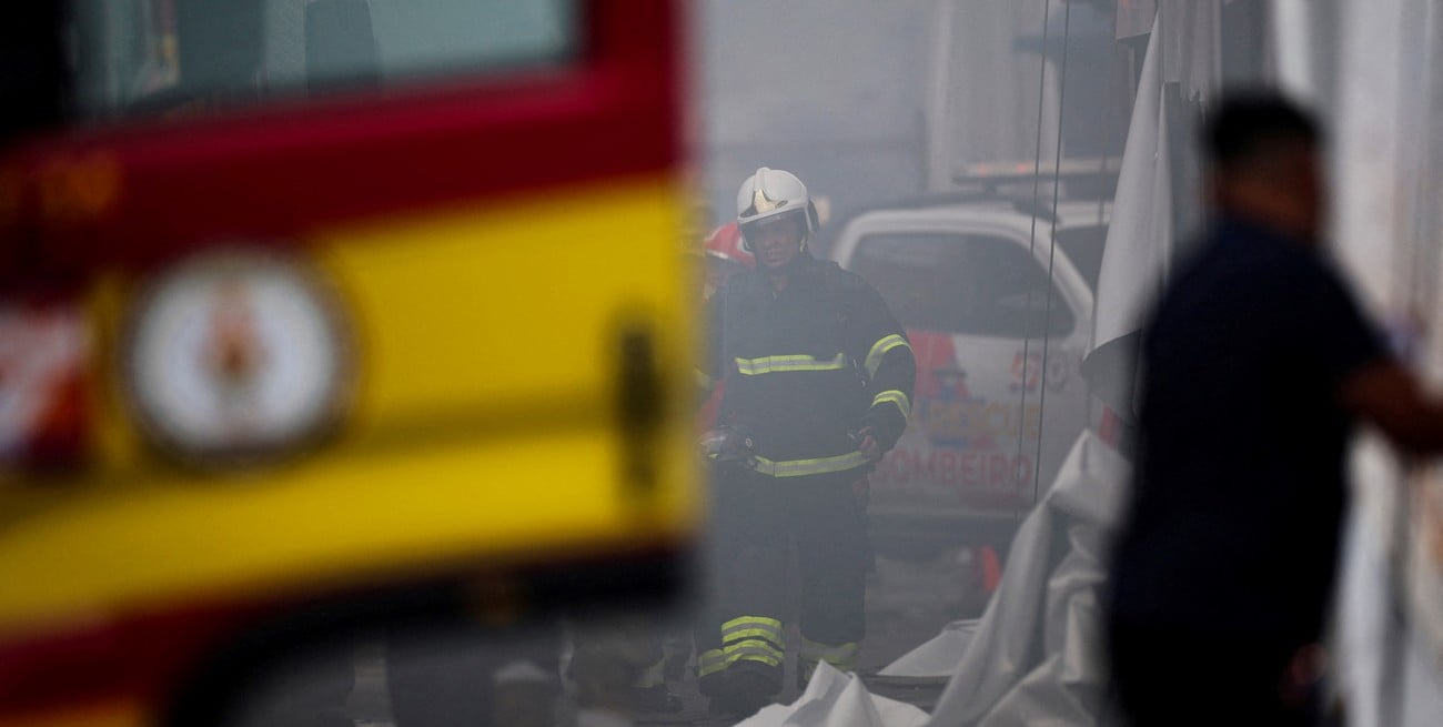 Evacuaron de urgencia, por un incendio, la cumbre climática COP30 en Brasil