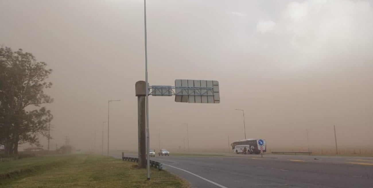 Video: intenso temporal de viento y granizo tras una jornada de calor extenuante en Córdoba