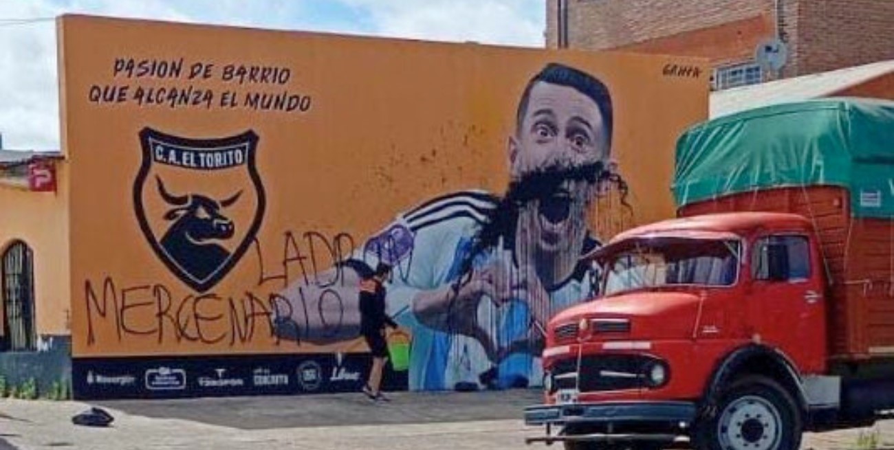 Vandalizaron un mural de Ángel Di María en el club de Rosario donde empezó a jugar al fútbol