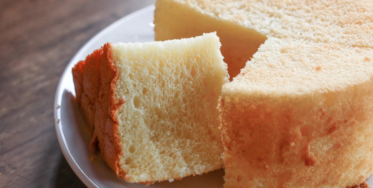 Bizcochuelo de avena en licuadora: receta rápida, esponjosa y sin azúcar