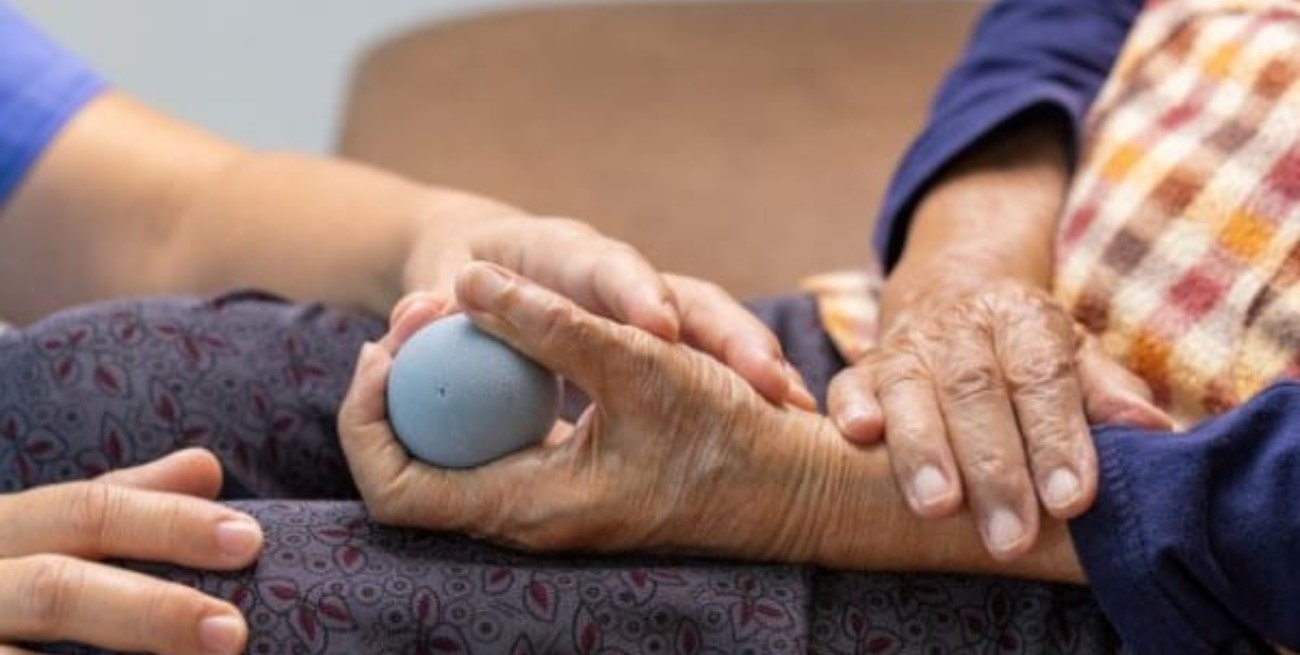 Ejercicios simples para aliviar la artritis y recuperar movilidad: cuáles son y cómo hacerlos en casa